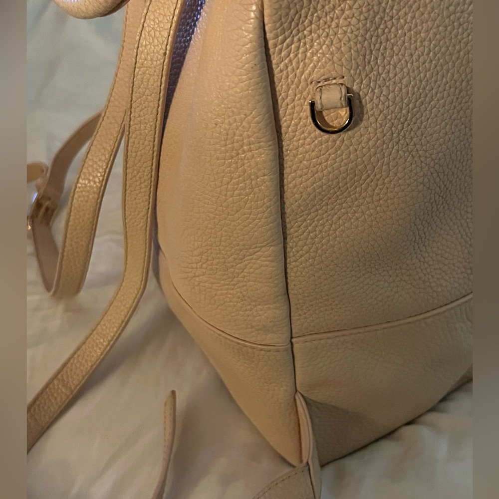 Tory Burch Leather Backpack. - Picture 4 of 7